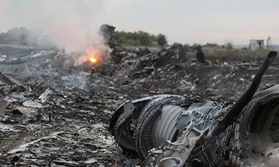 ウクライナ・ドネツク近郊で、マレーシア航空ボーイング777が撃墜される（7/17）